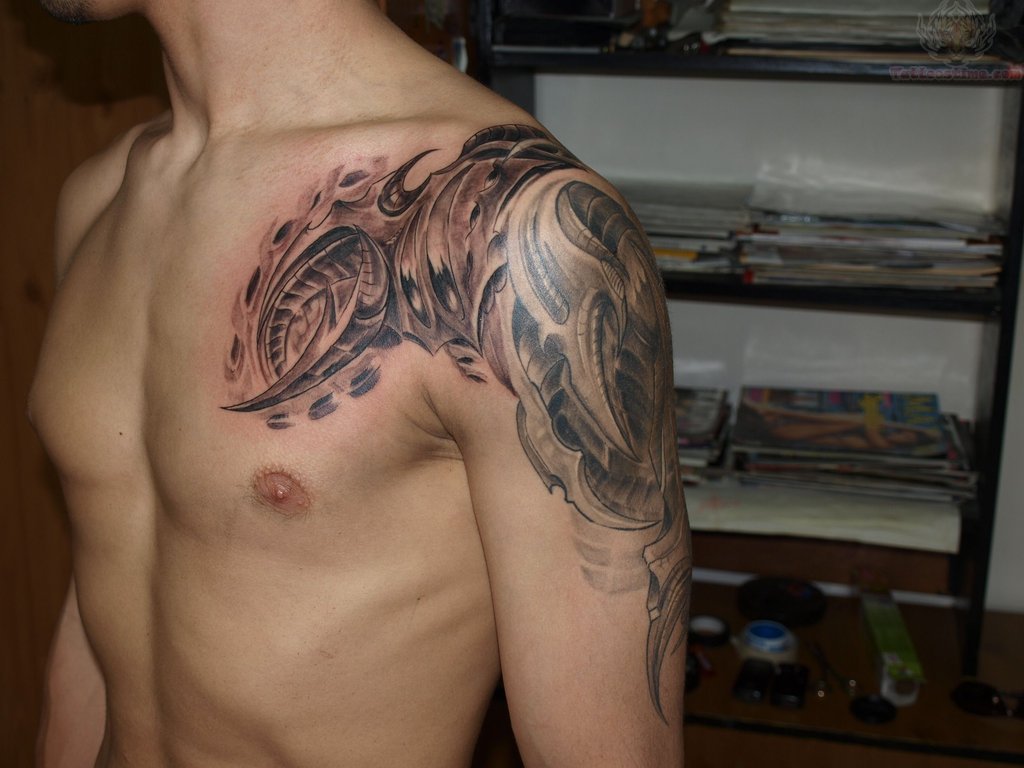Татуировки на правом плече